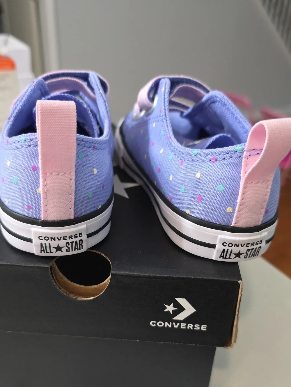 NEW Converse Chuck Taylor All Star Polka Dot Low Top Sneakers- 10